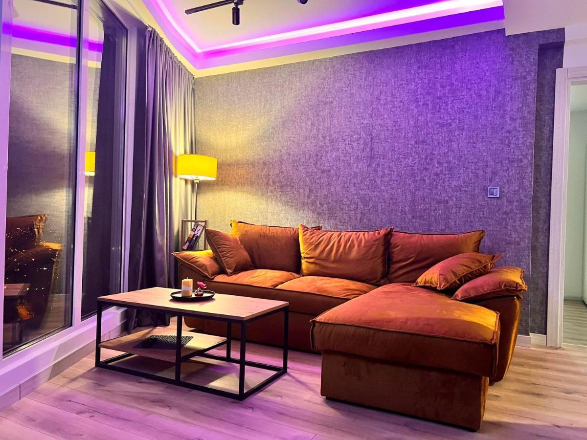 Alfred Sky Smart Apartment 29Th Spa Included Skopje Exterior photo