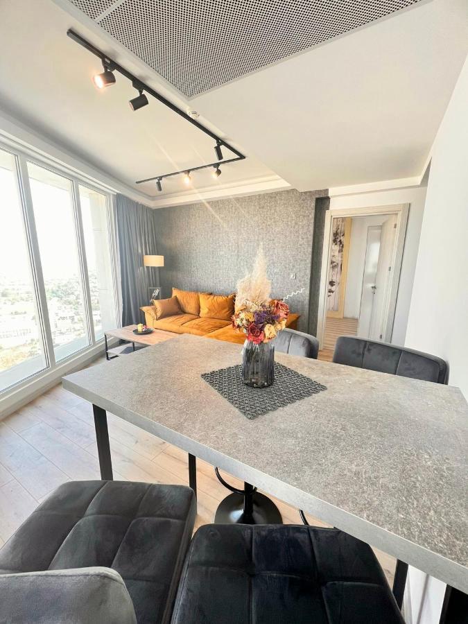 Alfred Sky Smart Apartment 29Th Spa Included Skopje Exterior photo