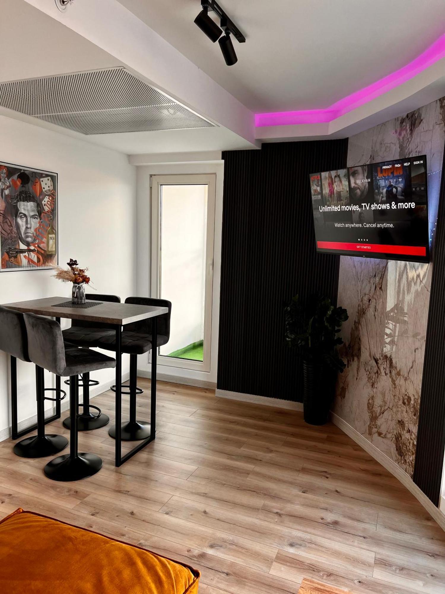 Alfred Sky Smart Apartment 29Th Spa Included Skopje Exterior photo